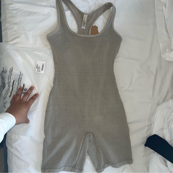 SKIMS STONE OUTDOOR MID THIGH BODYSUIT/ ONESIE - Picture 2 of 9